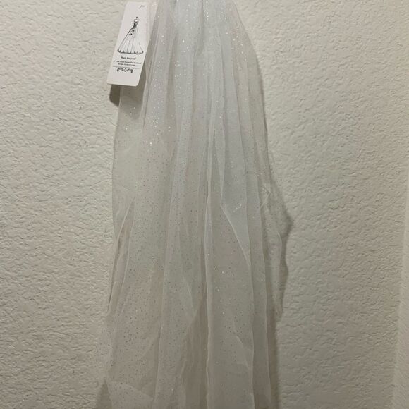 26” Long Wedding Bridal  Veil w/Comb Simple White - Picture 1 of 6